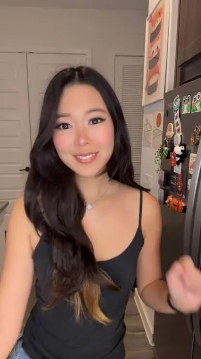 ExtraEmily’s viewbot controversy defined: Streamer slammed over livestreaming accident
